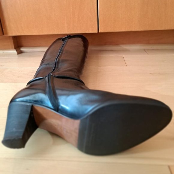 Salvatore Ferragamo Tall Leather Boots - Picture 5 of 7